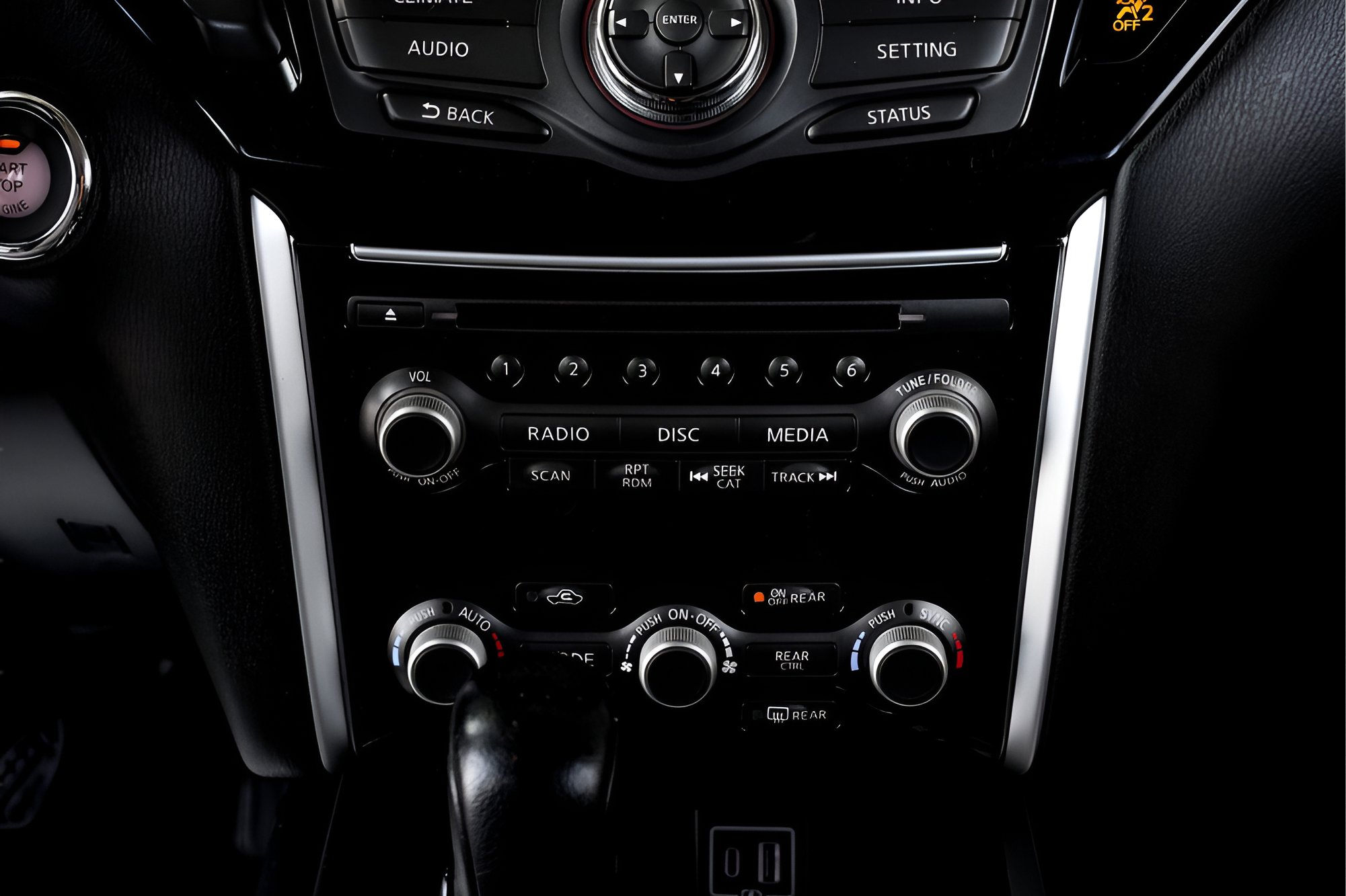 Used 2019 Nissan Pathfinder SV image 23