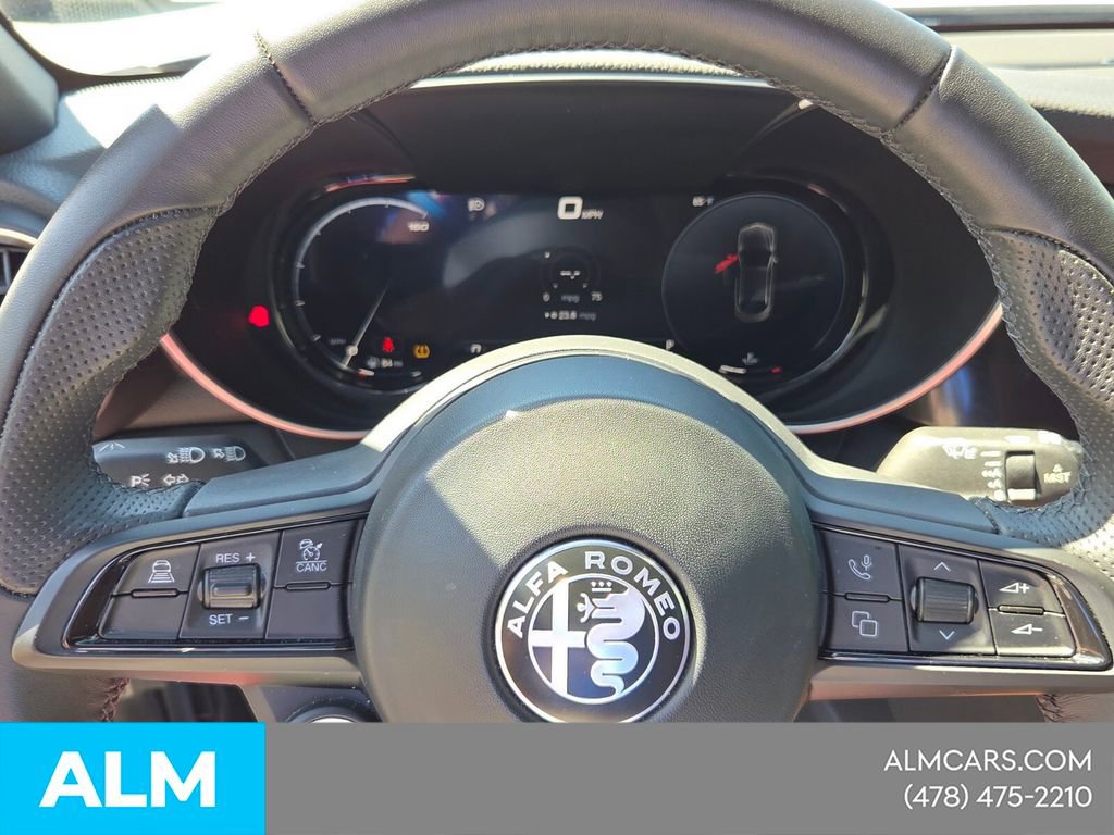 Used 2024 Alfa Romeo Giulia Ti w/ Performance Driving Package AWD/4WD image 25