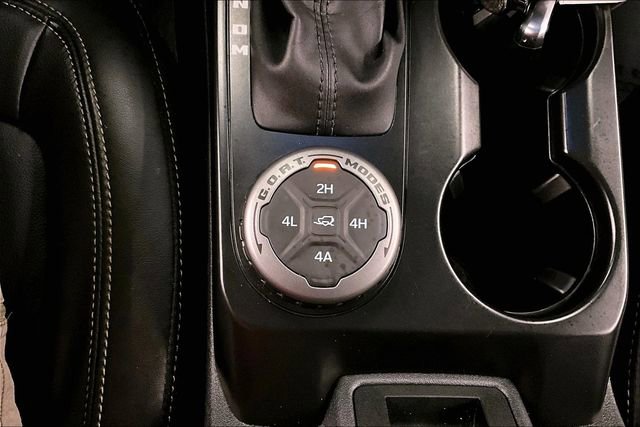 Used 2025 Ford Bronco Badlands image 28