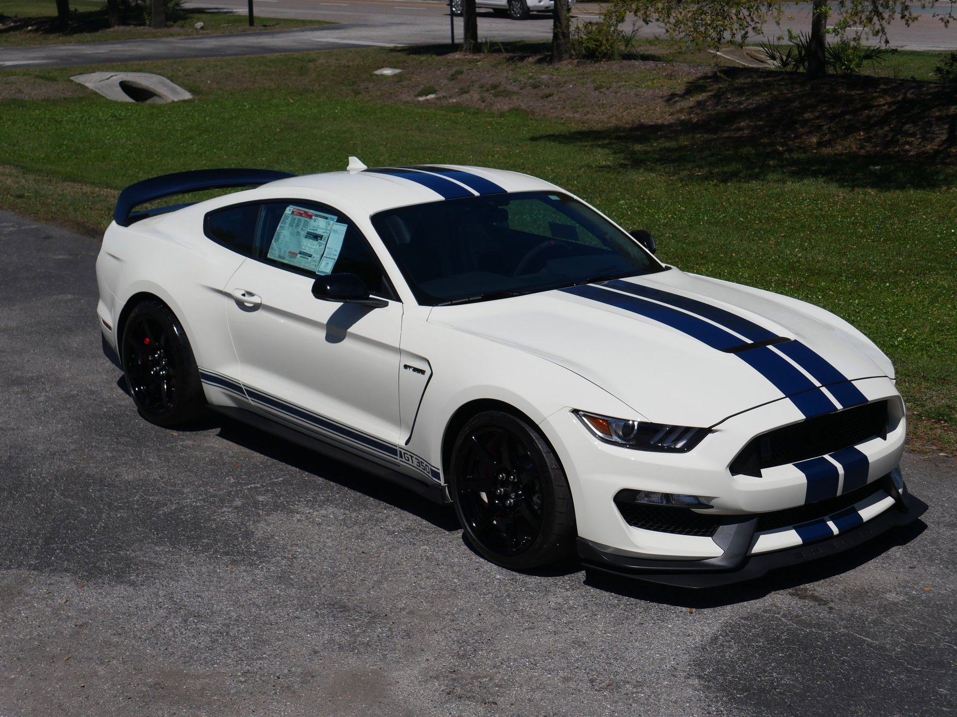 Used 2020 Ford Mustang Shelby GT350R w/ GT350R Equipment Group 920A RWD image 62