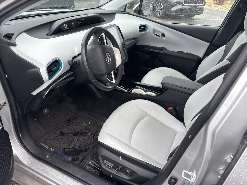 Used 2017 Toyota Prius Prime Premium image 8
