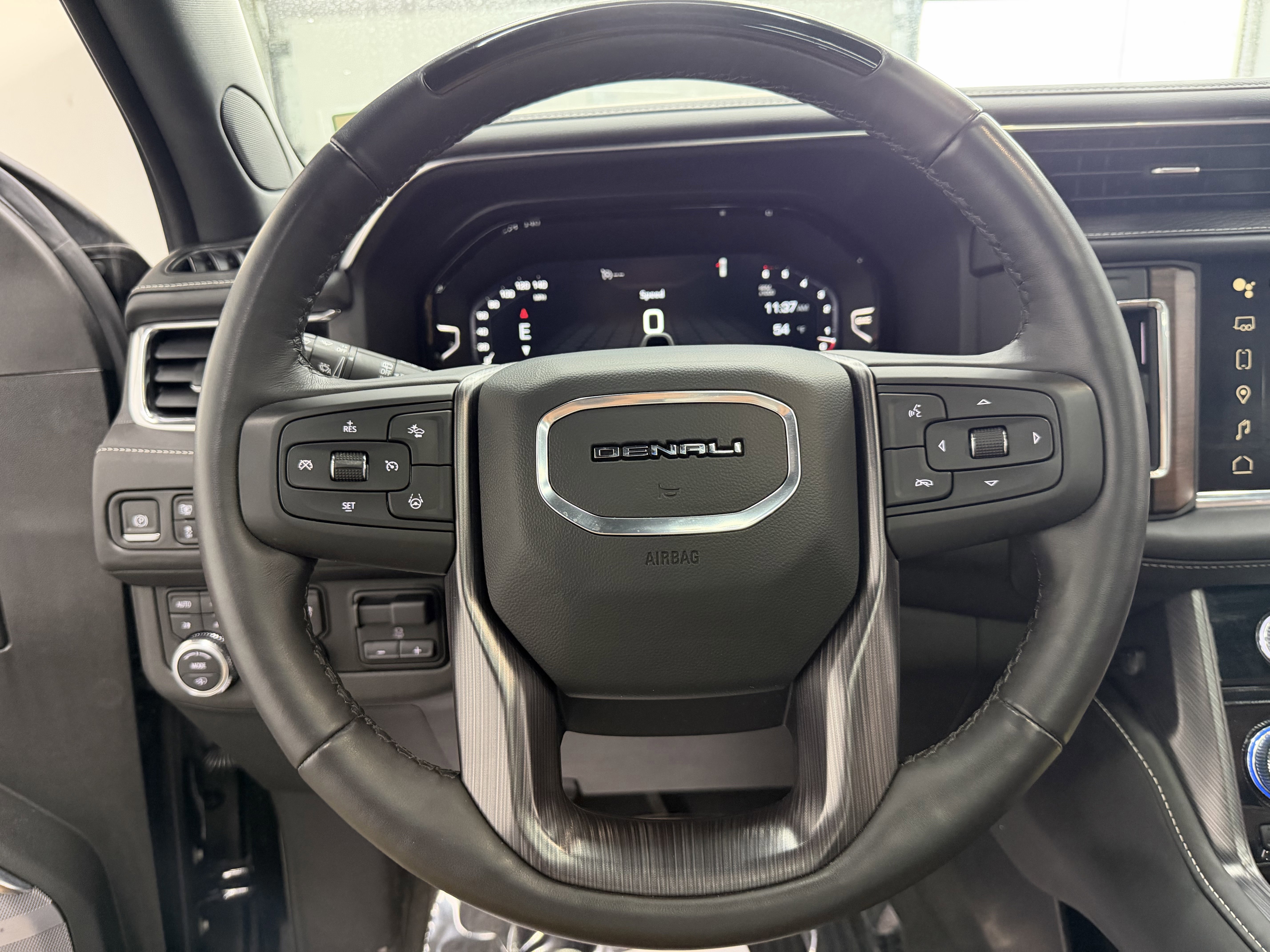 Used 2023 GMC Yukon XL Denali Ultimate w/ LPO, Floor Liner Package image 18