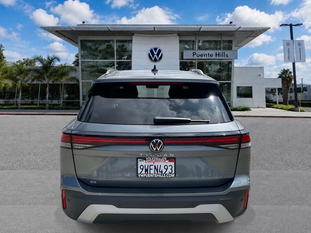 Certified 2026 Volkswagen Tiguan SE w/ Panoramic Sunroof Package FWD image 5