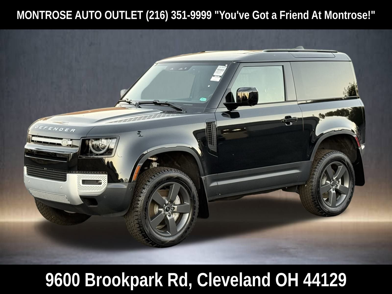 New 2025 Land Rover Defender 90 S image 2