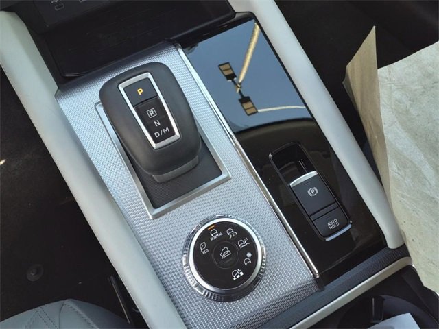 Used 2024 Mitsubishi Outlander SEL image 11