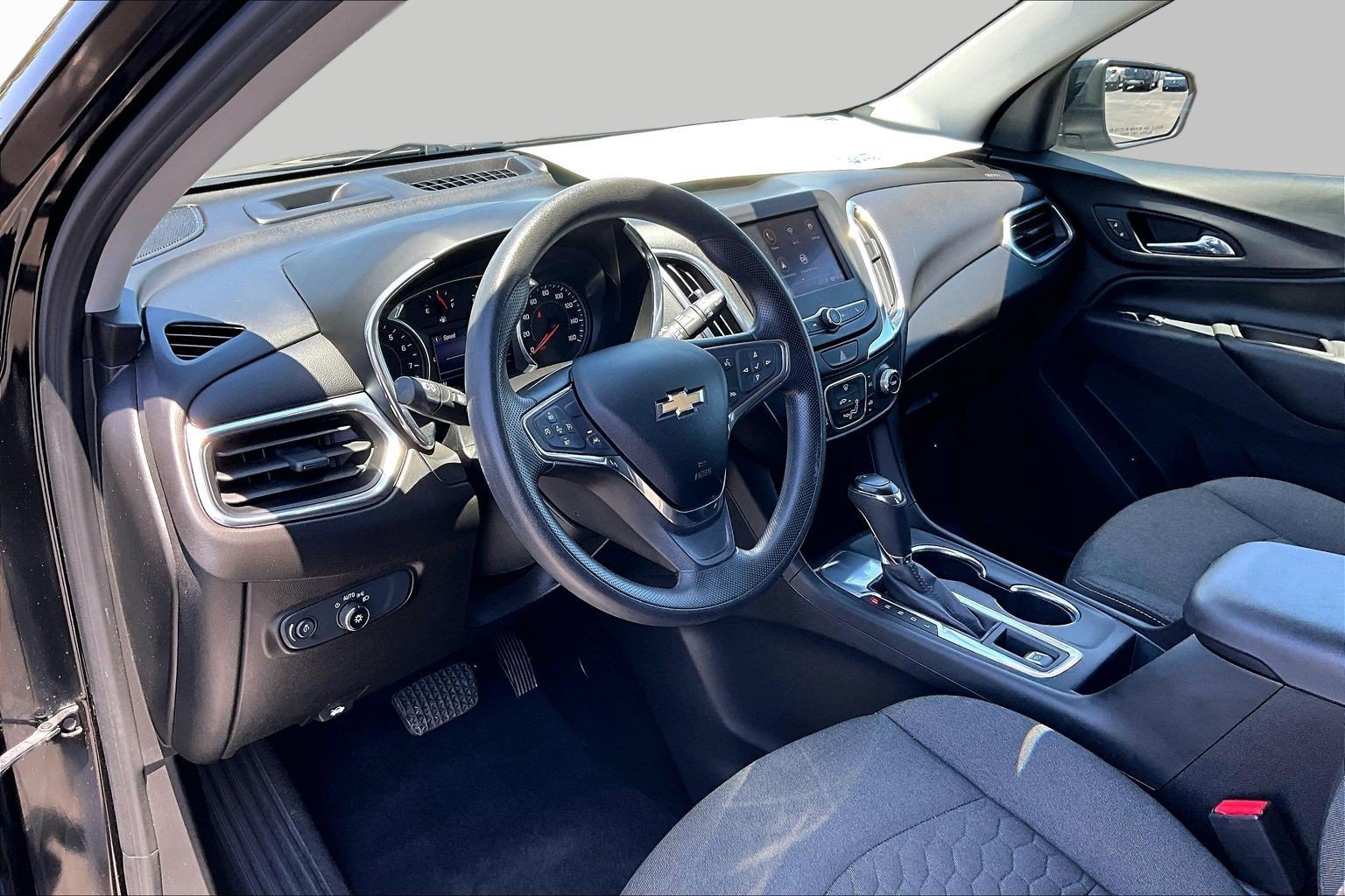 Used 2020 Chevrolet Equinox LT FWD image 12