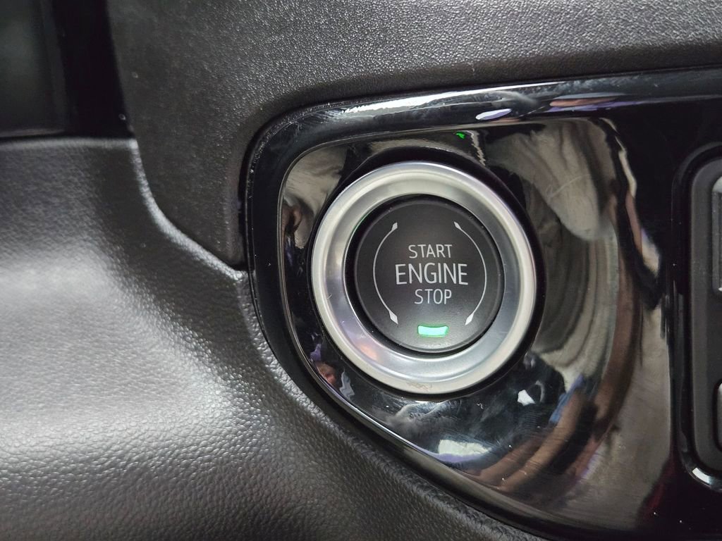 Used 2025 Chevrolet Silverado 2500 LT w/ Convenience Package image 19