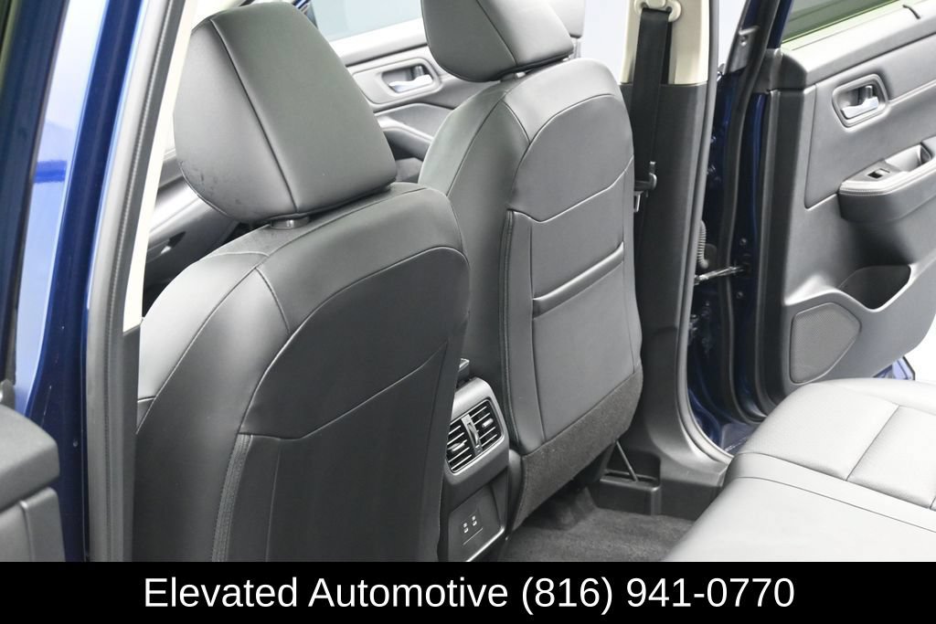 Used 2024 Nissan Rogue SV w/ SV Premium Package AWD/4WD image 17