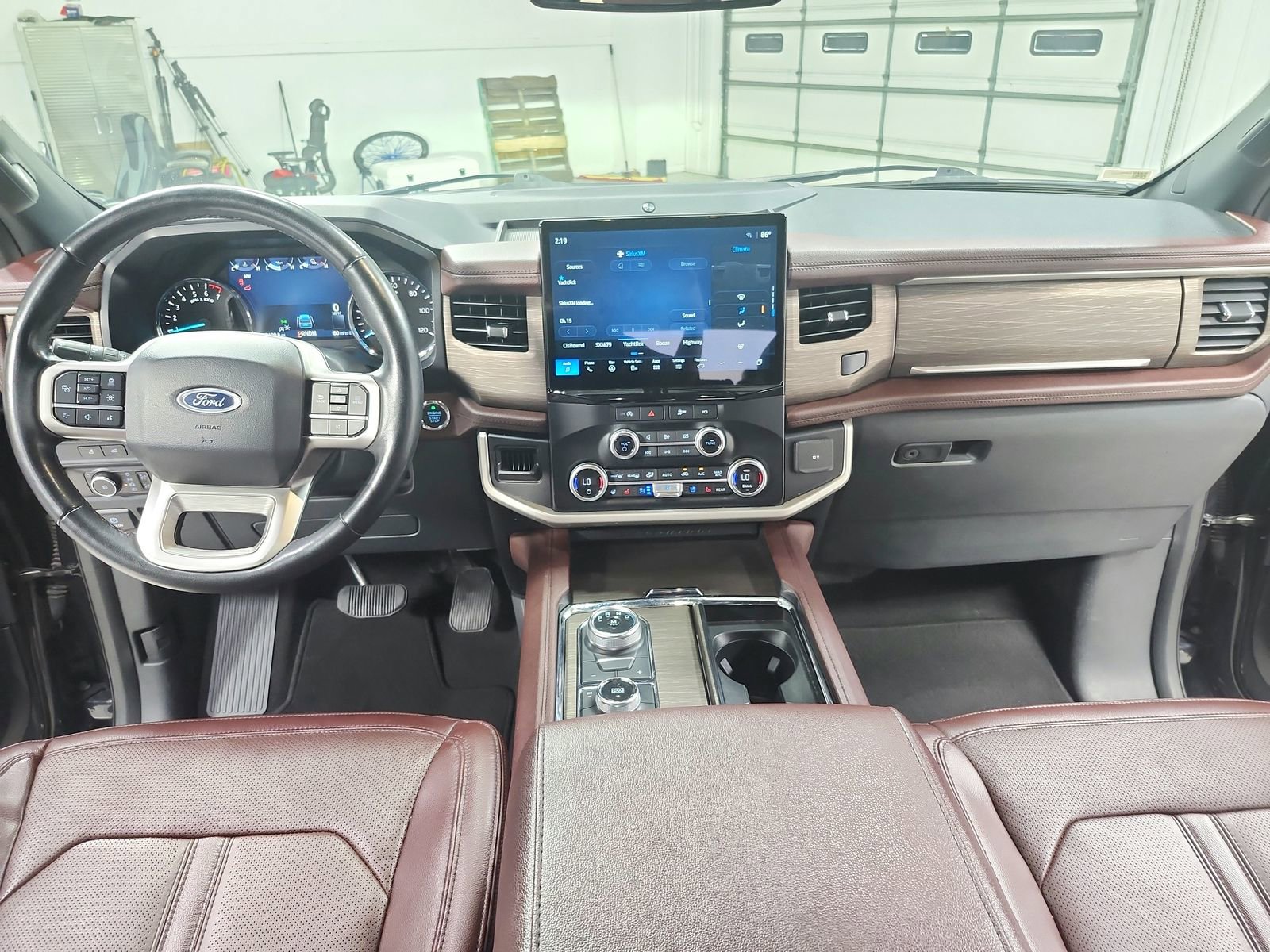 Used 2024 Ford Expedition Limited image 28