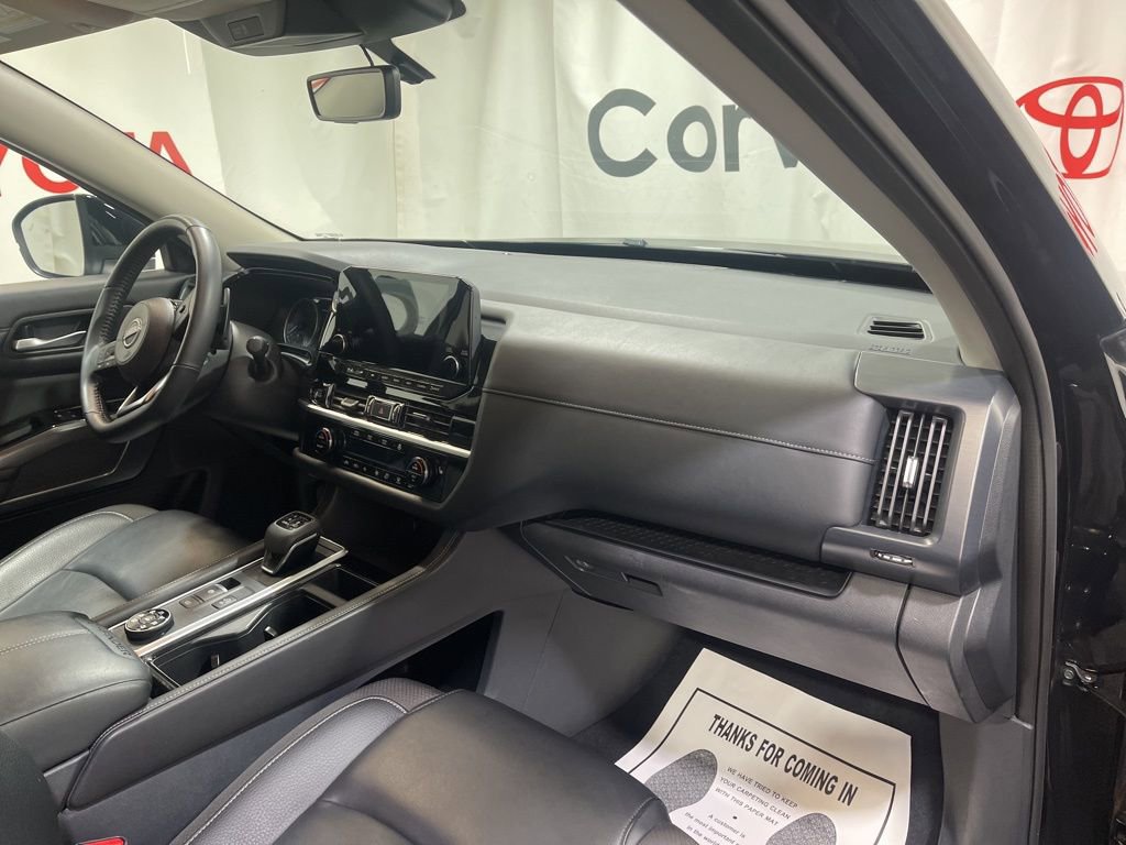 Used 2025 Nissan Pathfinder SL image 13