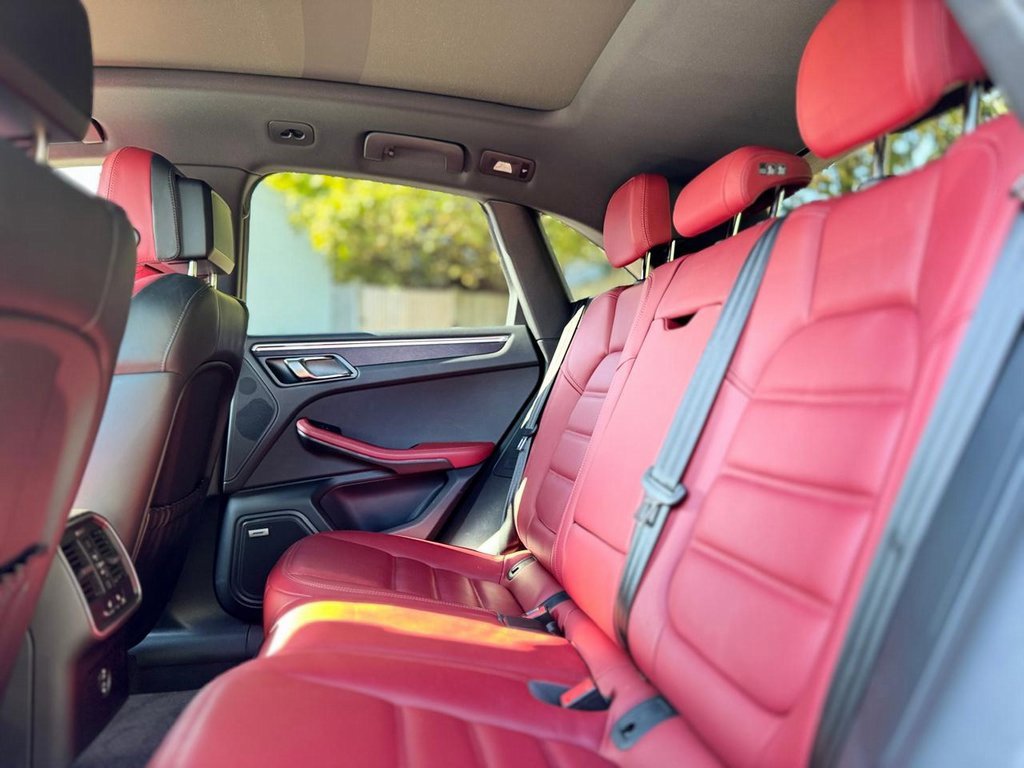 Used 2022 Porsche Macan GTS w/ Premium Package Plus image 17