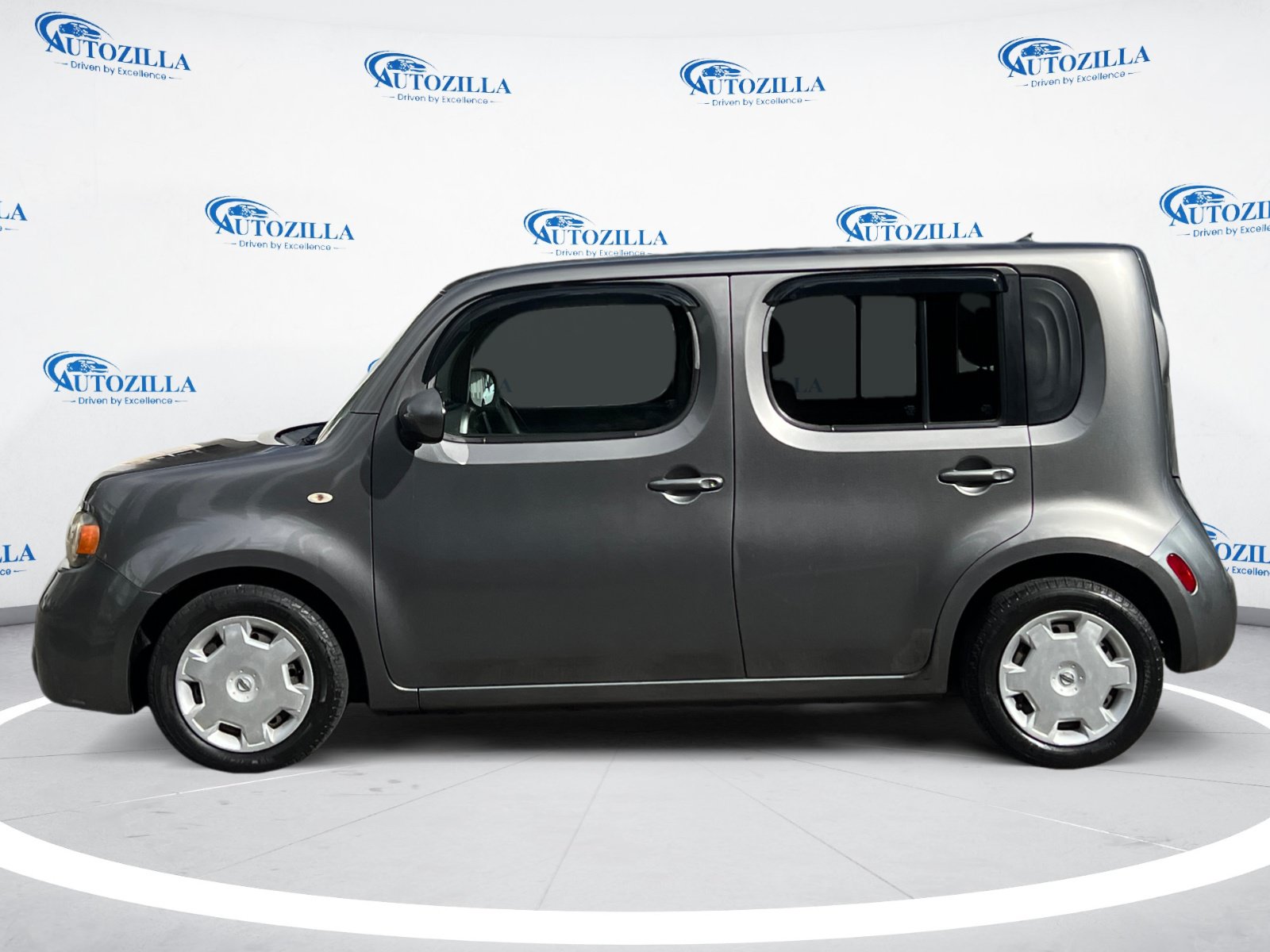 Used 2014 Nissan Cube 1.8 S w/ Interior Designer Package FWD image 2