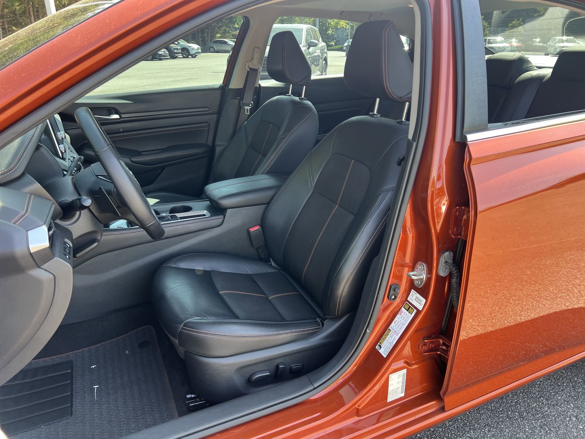 Used 2021 Nissan Altima 2.5 SR w/ SR Premium Package image 16