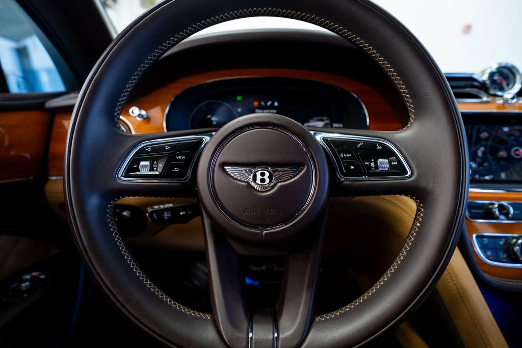 Used 2021 Bentley Bentayga image 39