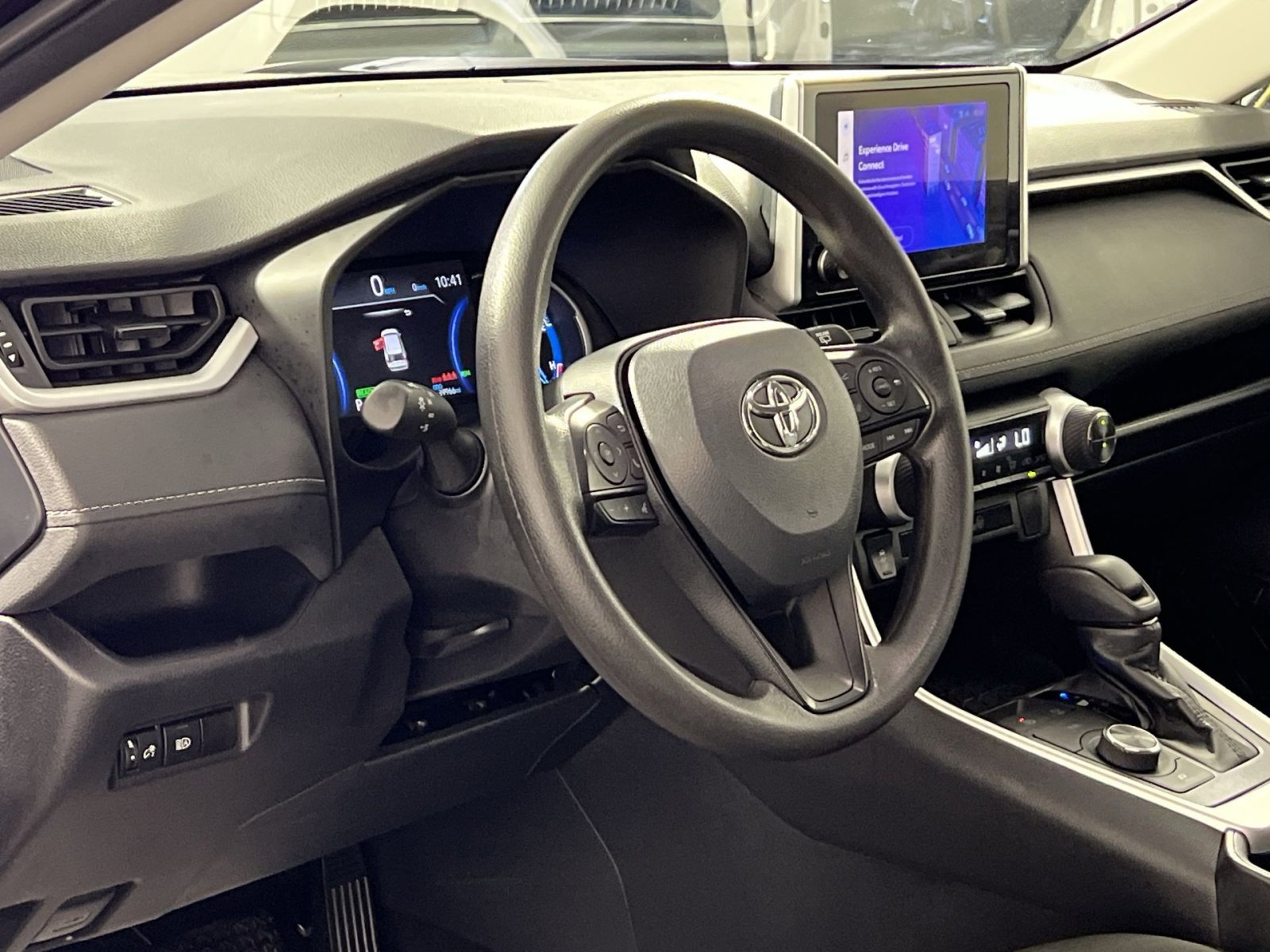 Used 2025 Toyota RAV4 XLE image 16