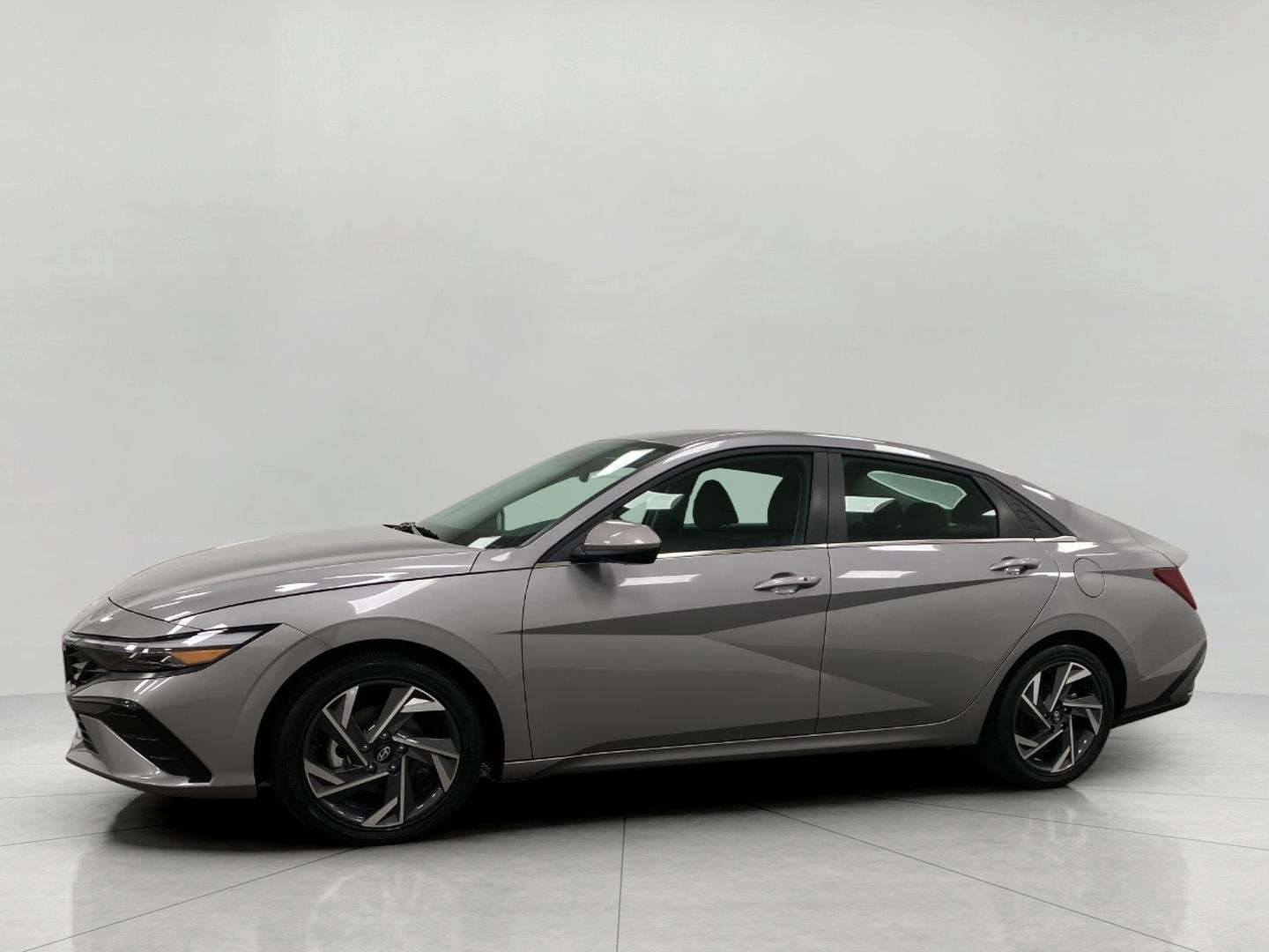 Used 2025 Hyundai Elantra SEL image 7