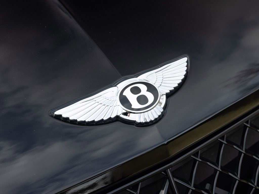 Certified 2025 Bentley Bentayga AWD/4WD image 20