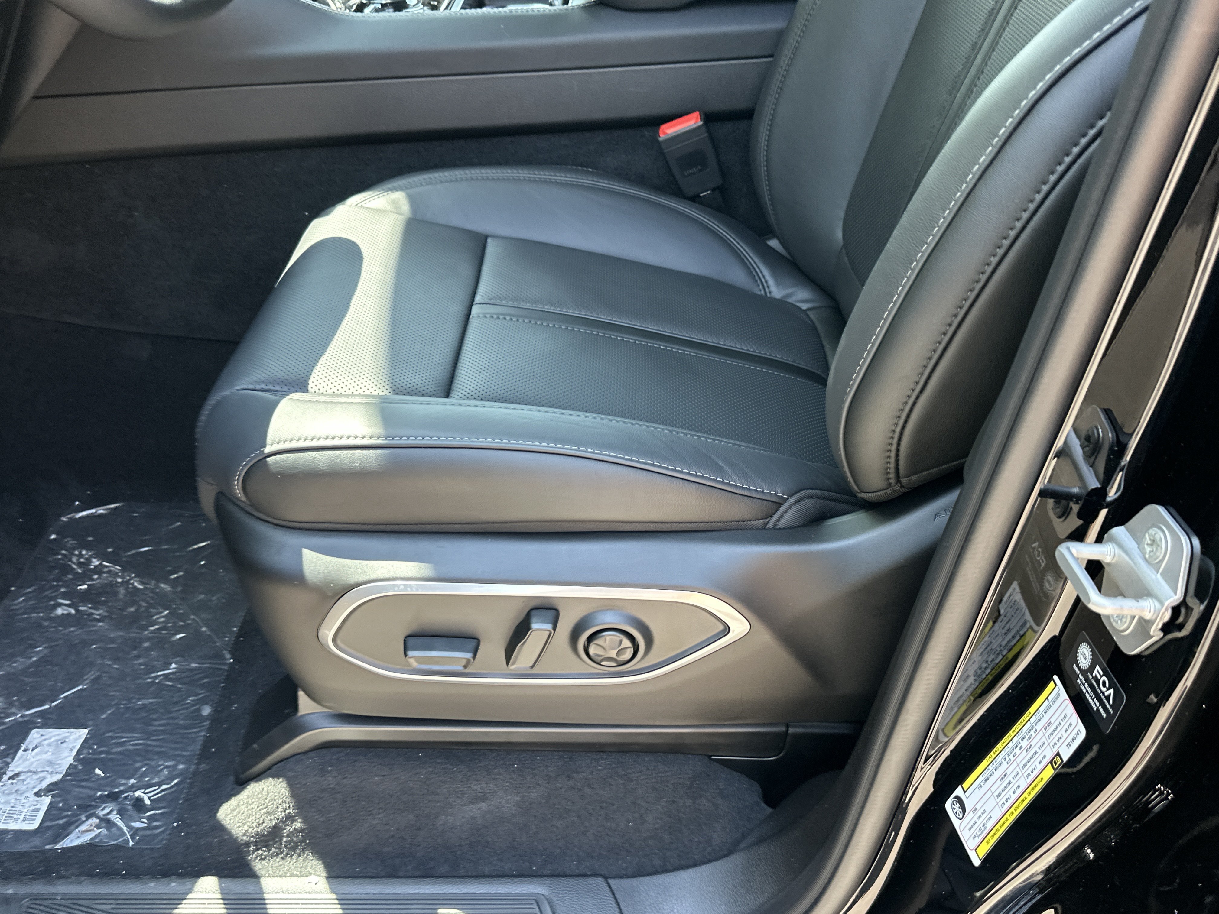 New 2026 Jeep Grand Wagoneer Limited AWD/4WD image 24