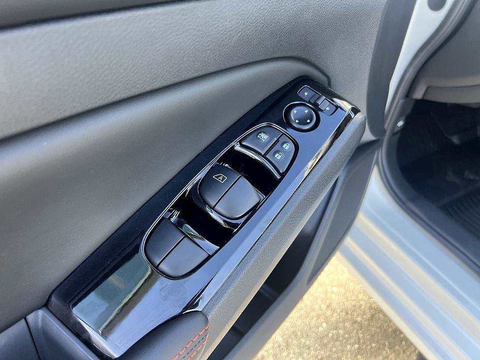 New 2025 Nissan Altima 2.5 SR image 10