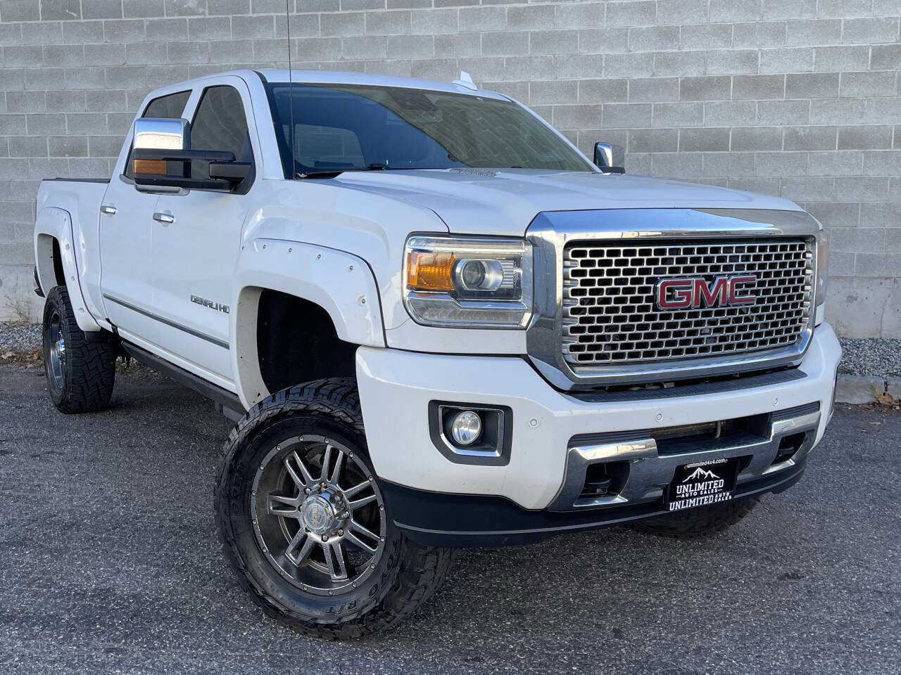 Used 2016 GMC Sierra 2500 Denali w/ Duramax Plus Package