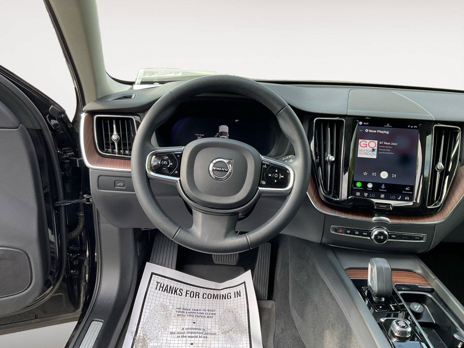 Used 2023 Volvo XC60 B5 Plus AWD/4WD image 12