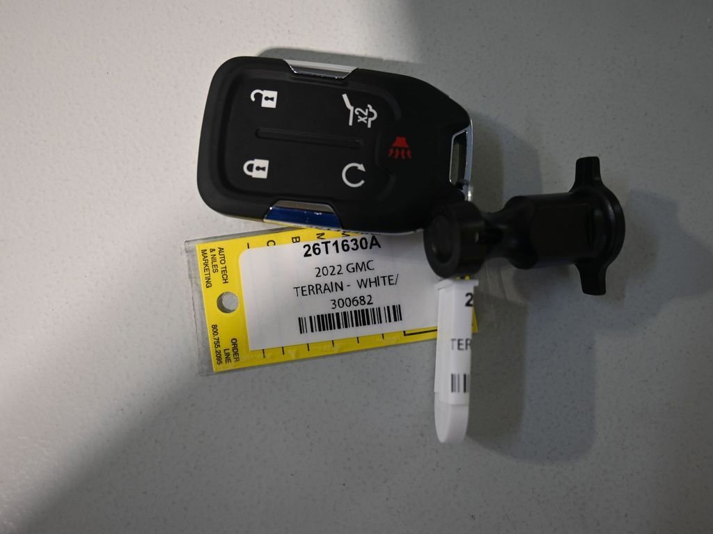 Used 2022 GMC Terrain SLE w/ Driver Convenience Package image 9
