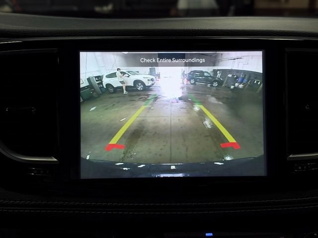 Used 2025 Chrysler Pacifica Limited FWD image 47