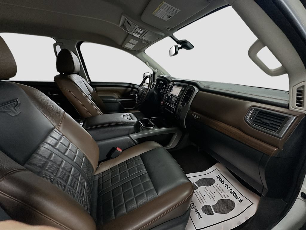Used 2018 Nissan Titan Platinum Reserve AWD/4WD image 27