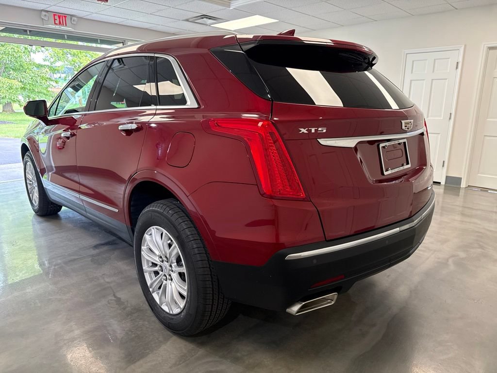 Used 2019 Cadillac XT5 FWD image 3