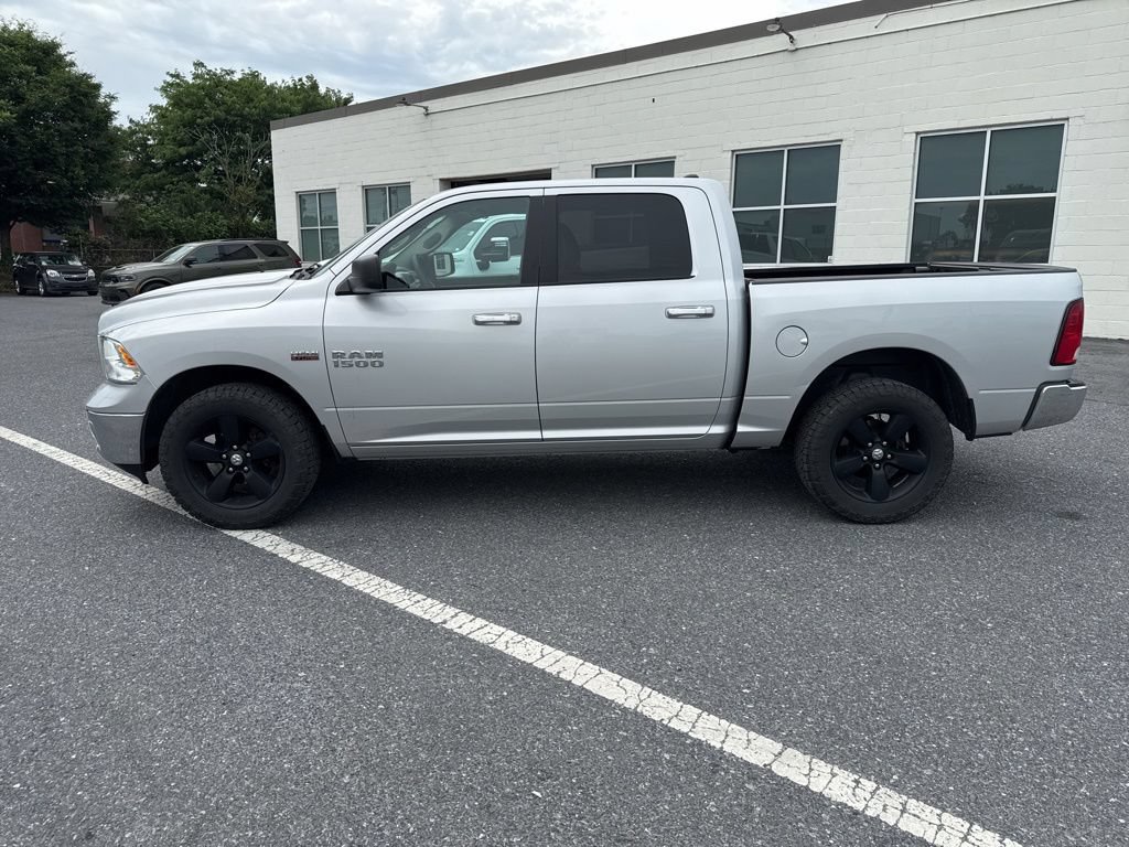 Used 2017 RAM 1500 Classic SLT AWD/4WD image 2