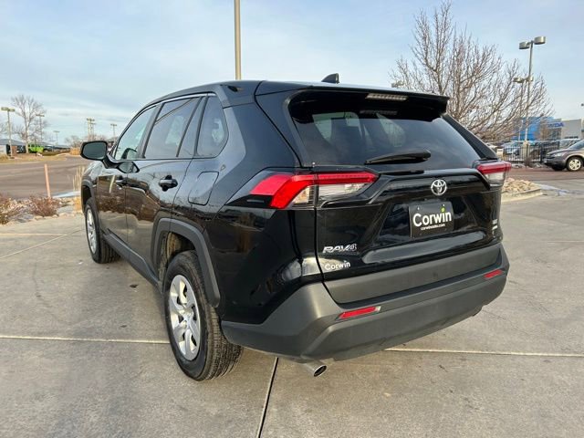 Used 2024 Toyota RAV4 LE image 5