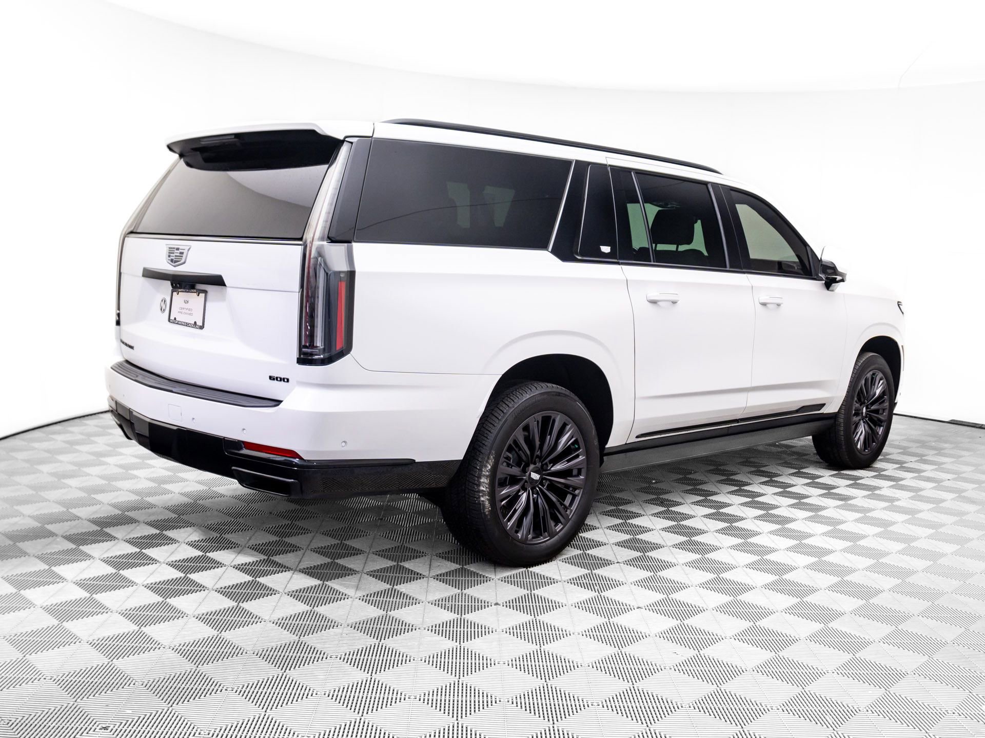 Certified 2025 Cadillac Escalade ESV Sport w/ LPO, ONYX Package image 6
