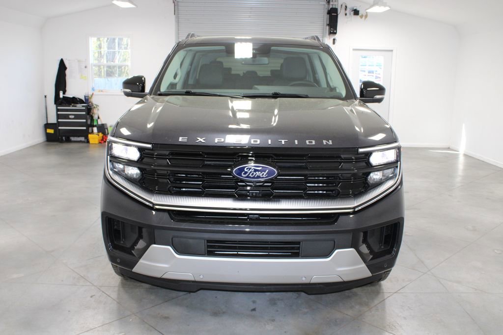 New 2026 Ford Expedition Platinum image 2