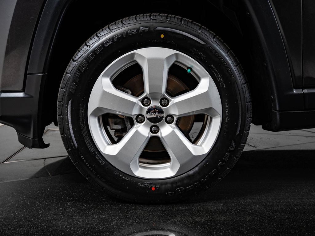 Used 2018 Jeep Compass Latitude w/ Popular Equipment Group AWD/4WD image 13