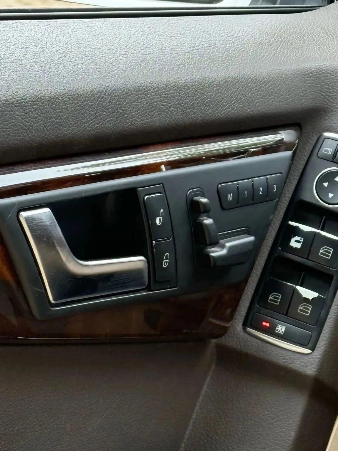 Used 2014 Mercedes-Benz GLK 350 2WD image 25