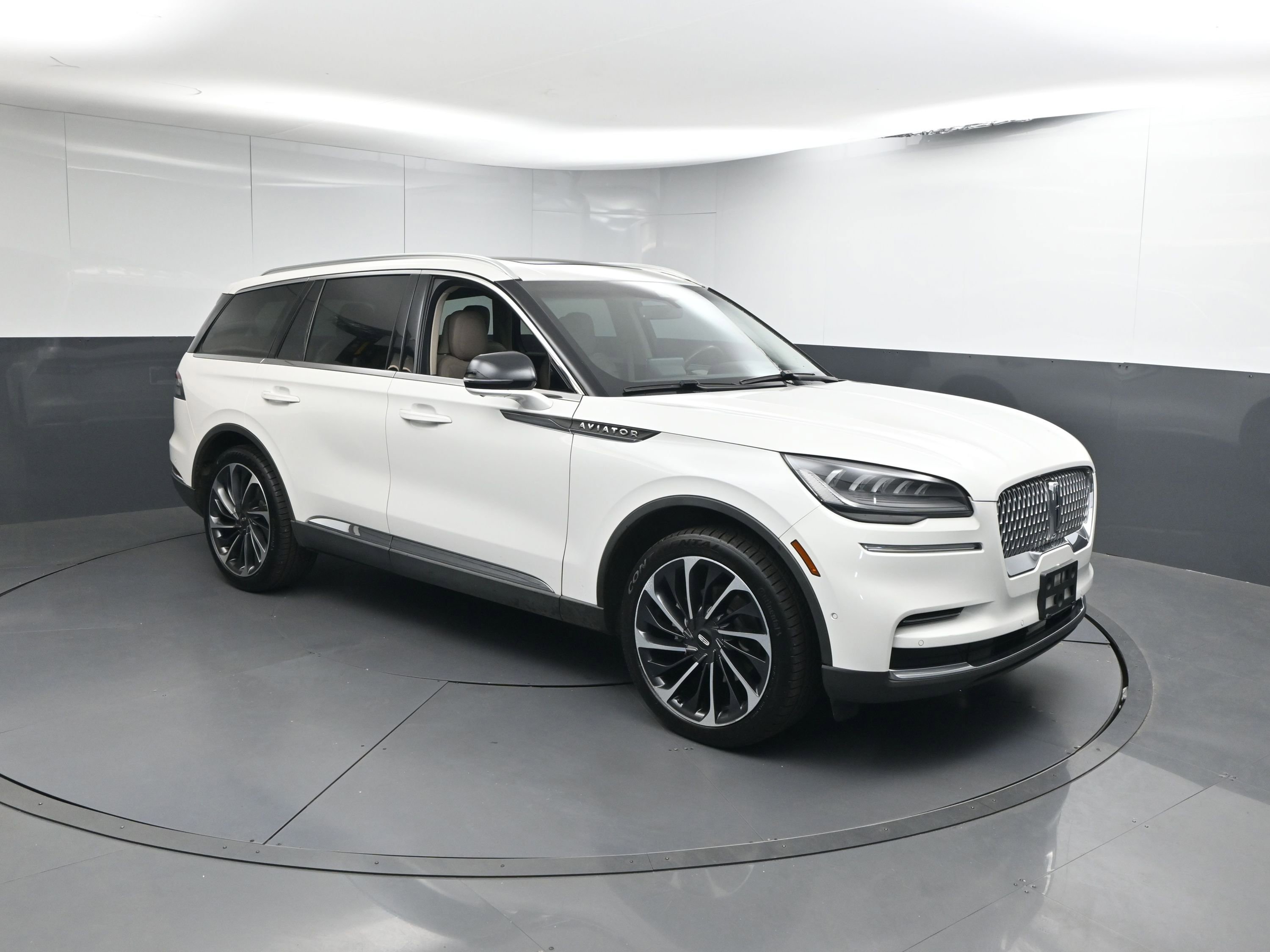 Used 2022 Lincoln Aviator Reserve w/ Equipment Group 201A image 27