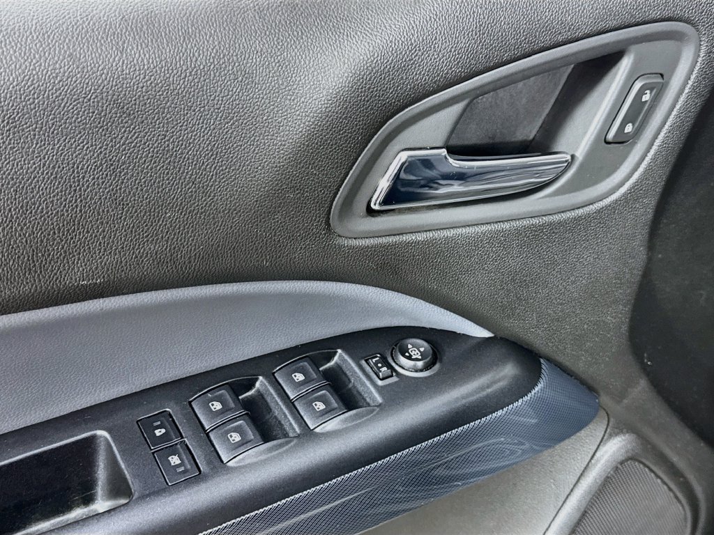 Used 2017 Chevrolet Colorado Z71 AWD/4WD image 17