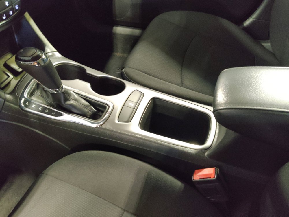 Used 2017 Chevrolet Cruze LT FWD image 26