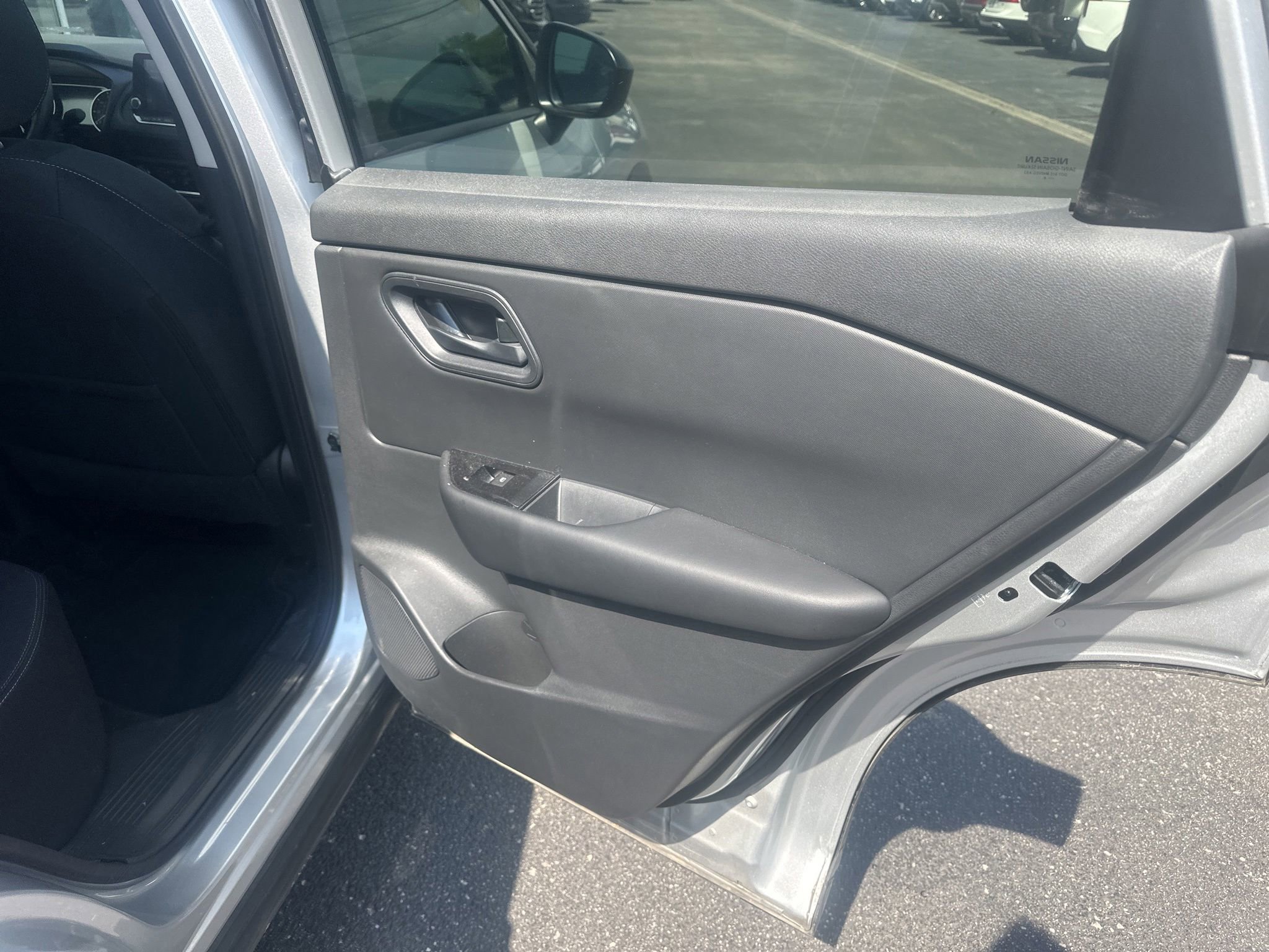 Used 2024 Nissan Rogue S AWD/4WD image 14
