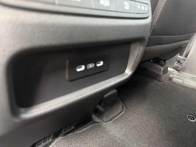 Used 2025 Honda Pilot EX-L image 26