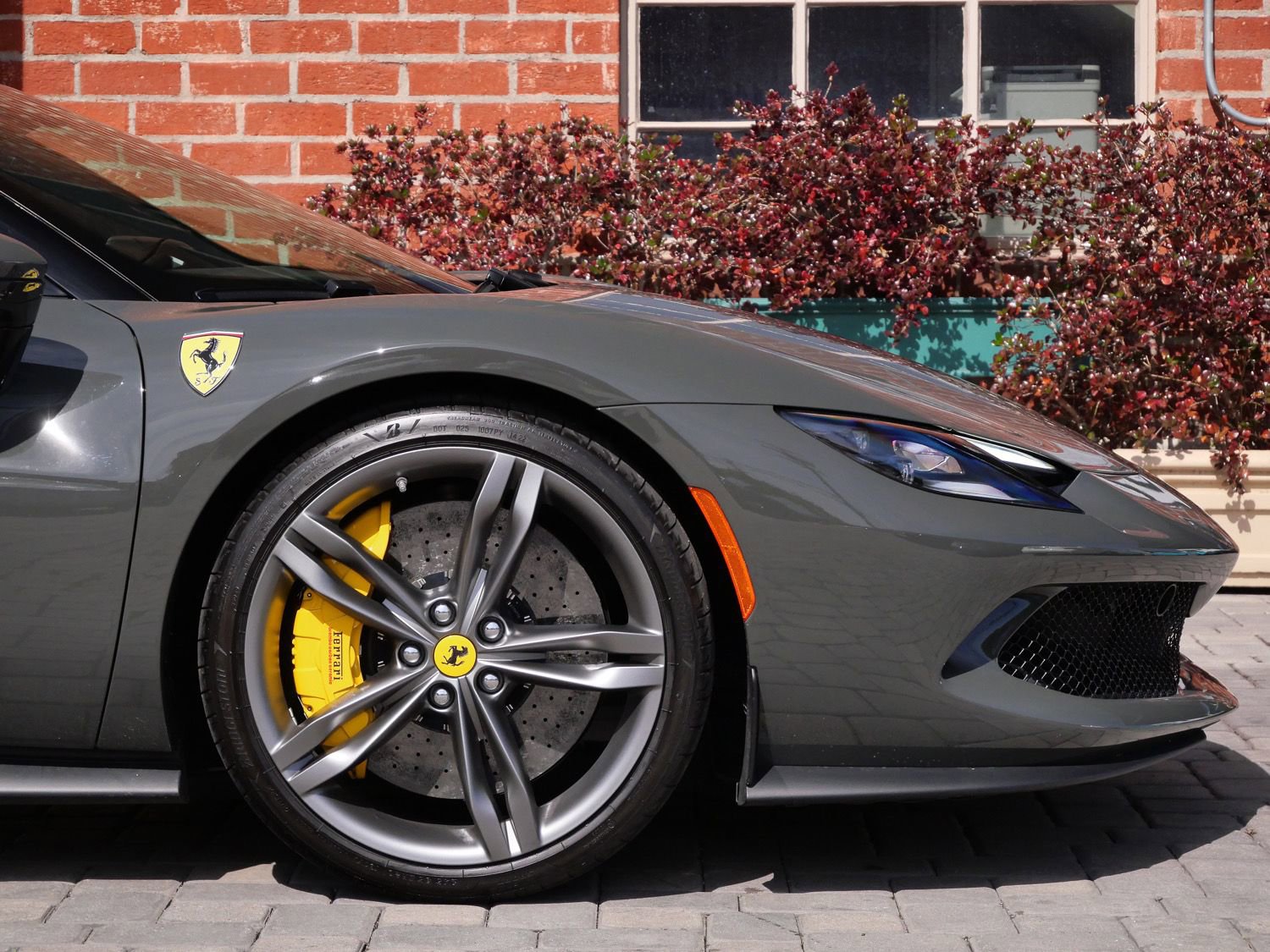 Used 2022 Ferrari 296 GTB RWD image 10