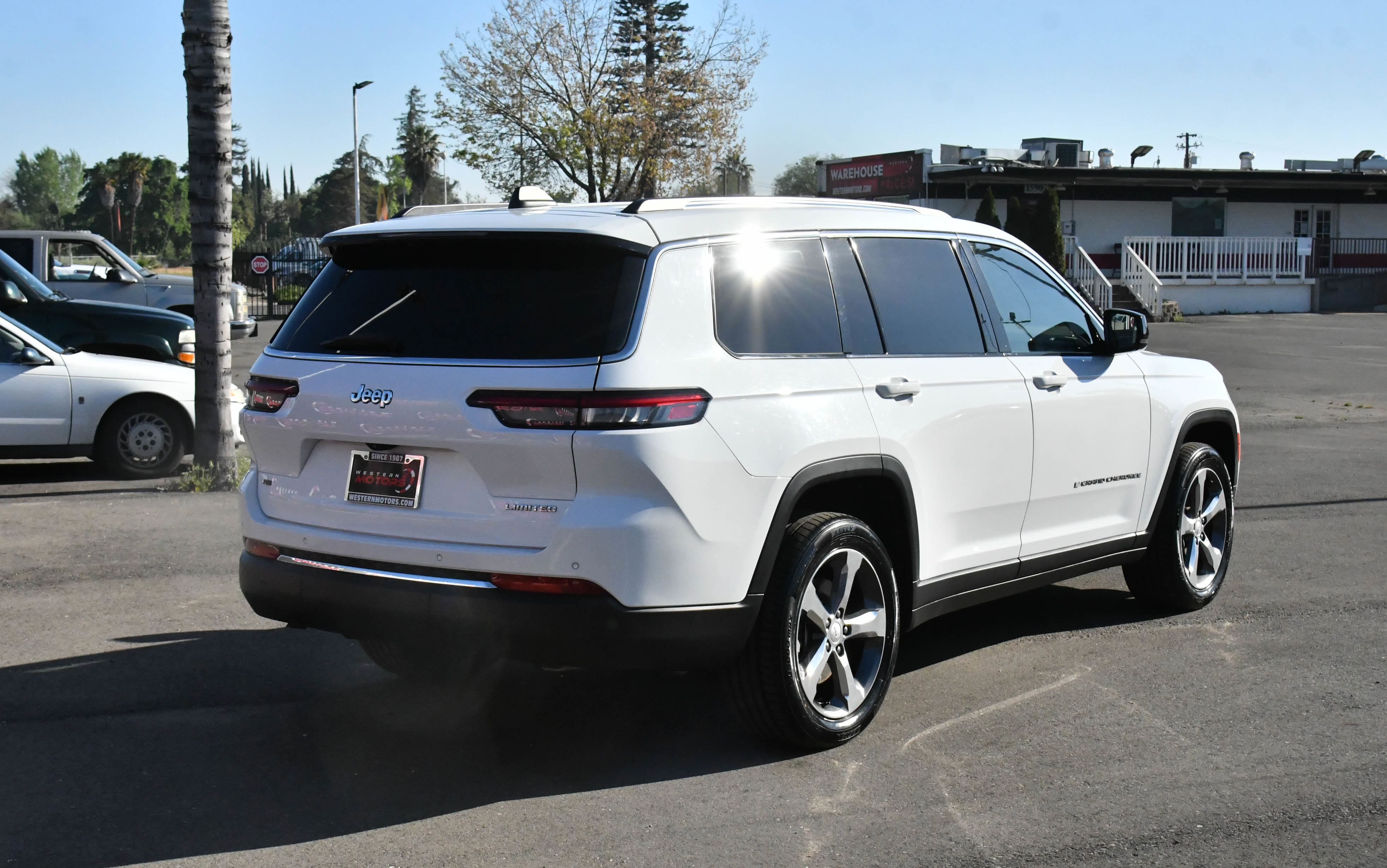 Used 2022 Jeep Grand Cherokee L Limited image 8