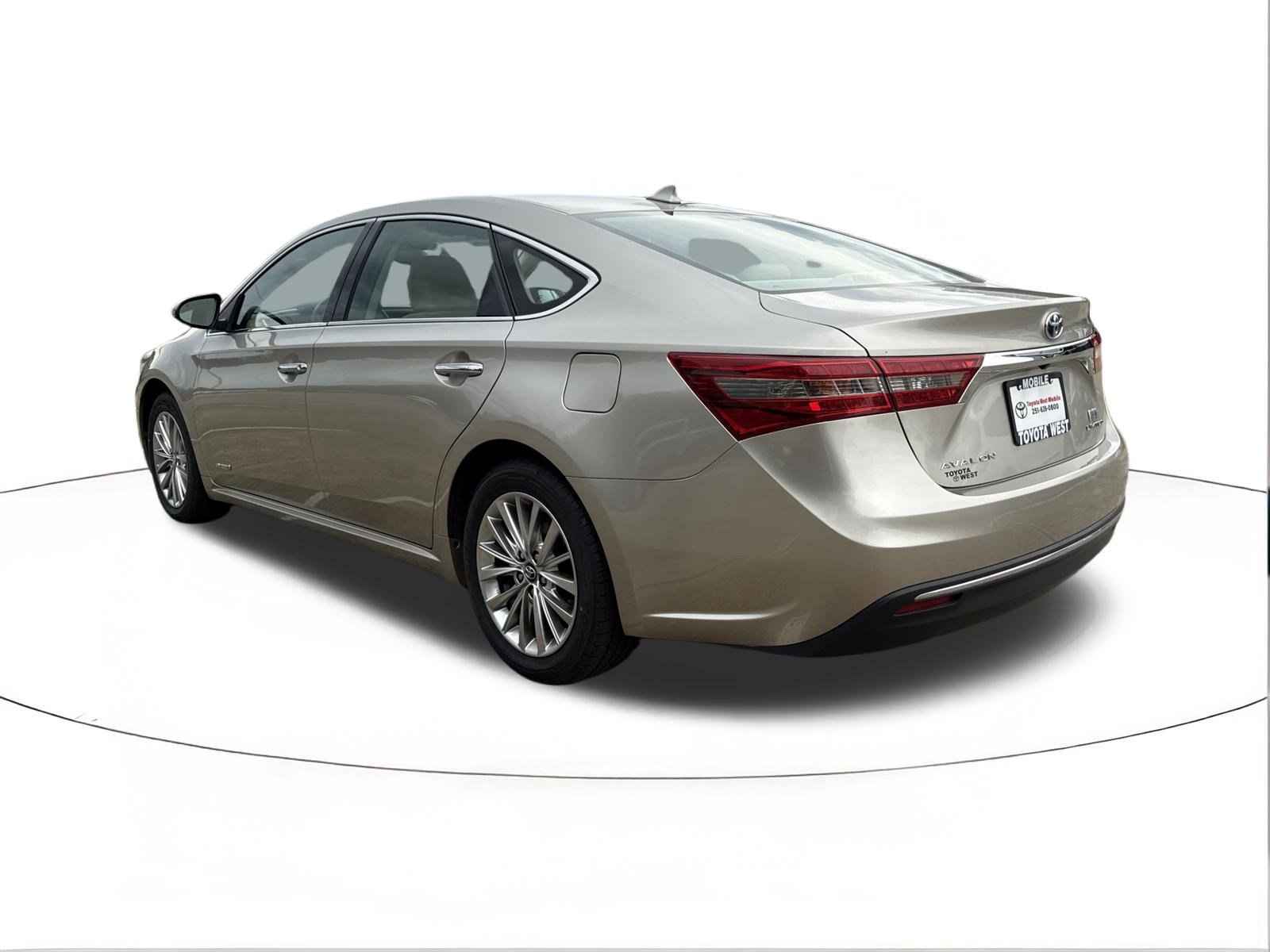 Used 2018 Toyota Avalon Limited w/ All Weather Liner Package FWD image 5