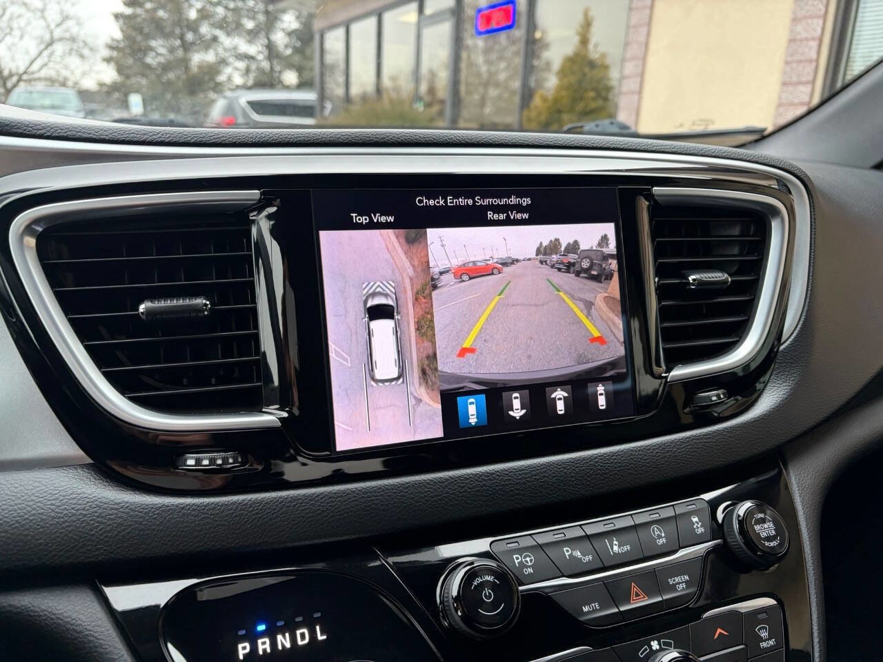 Used 2019 Chrysler Pacifica Touring-L w/ Advanced Safetytec Group FWD image 29