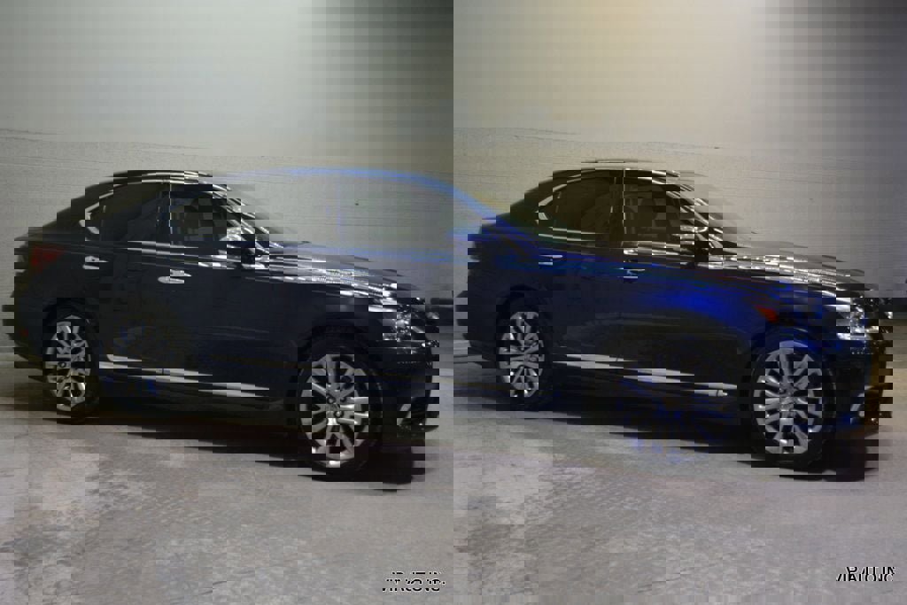 Used 2013 Lexus LS 460 w/ Comfort Pkg RWD image 28