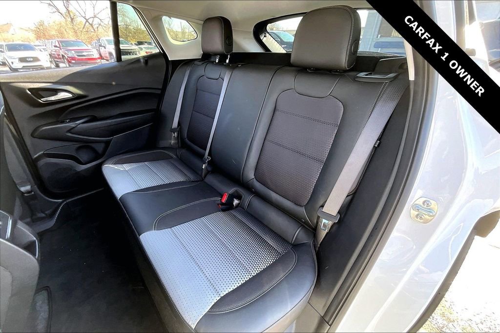 Used 2025 Chevrolet Trax LT w/ LT Convenience Package image 21