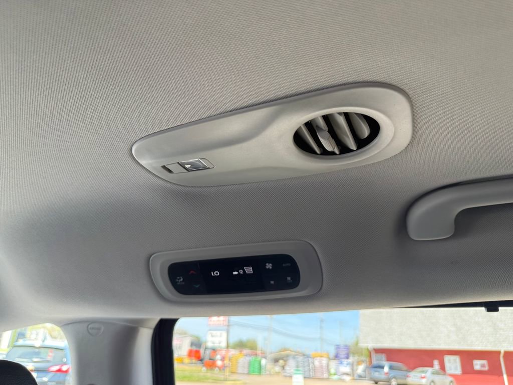 Used 2020 Chrysler Pacifica Touring-L w/ Advanced Safetytec Group image 25