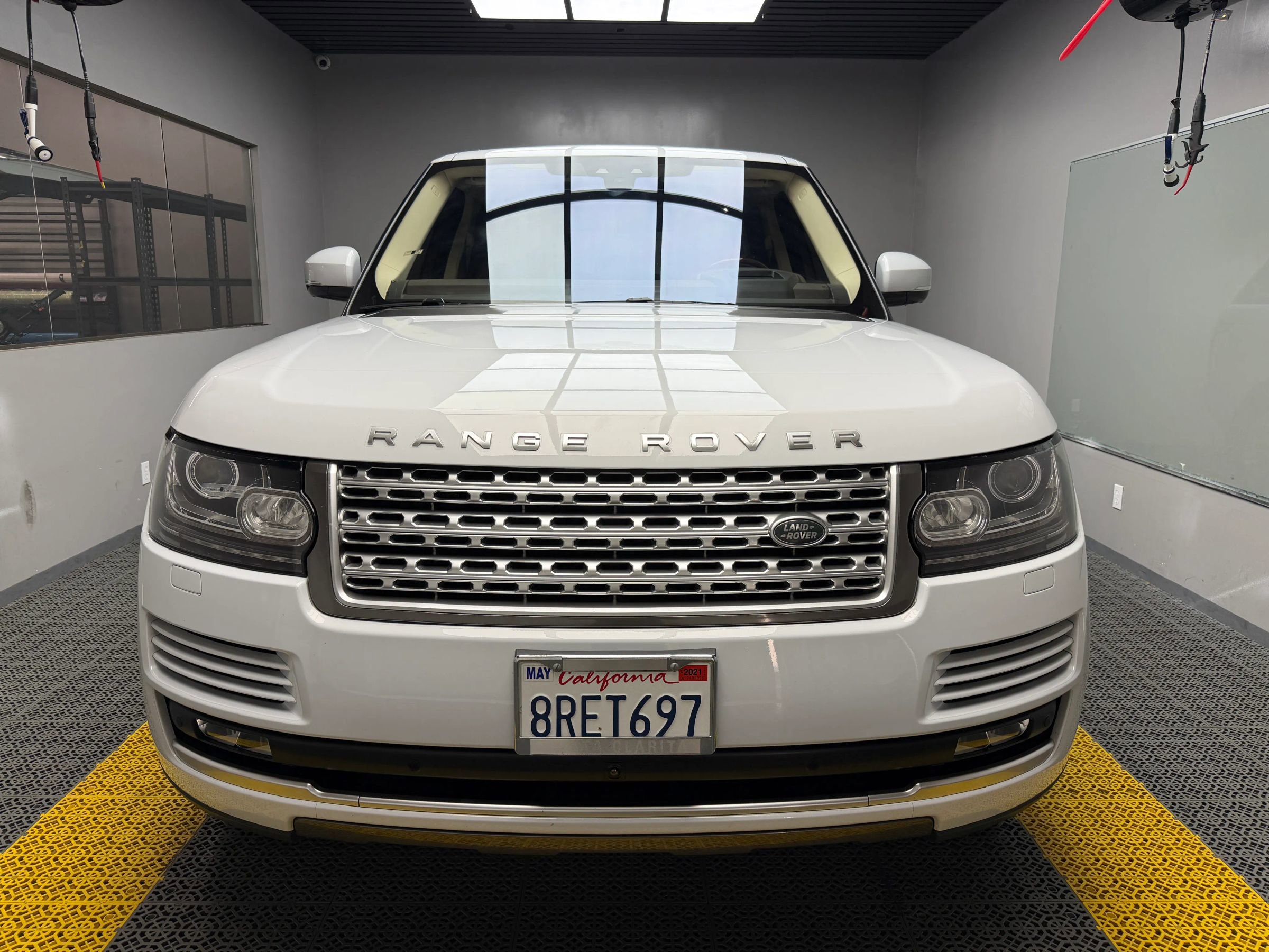 Used 2017 Land Rover Range Rover HSE image 3