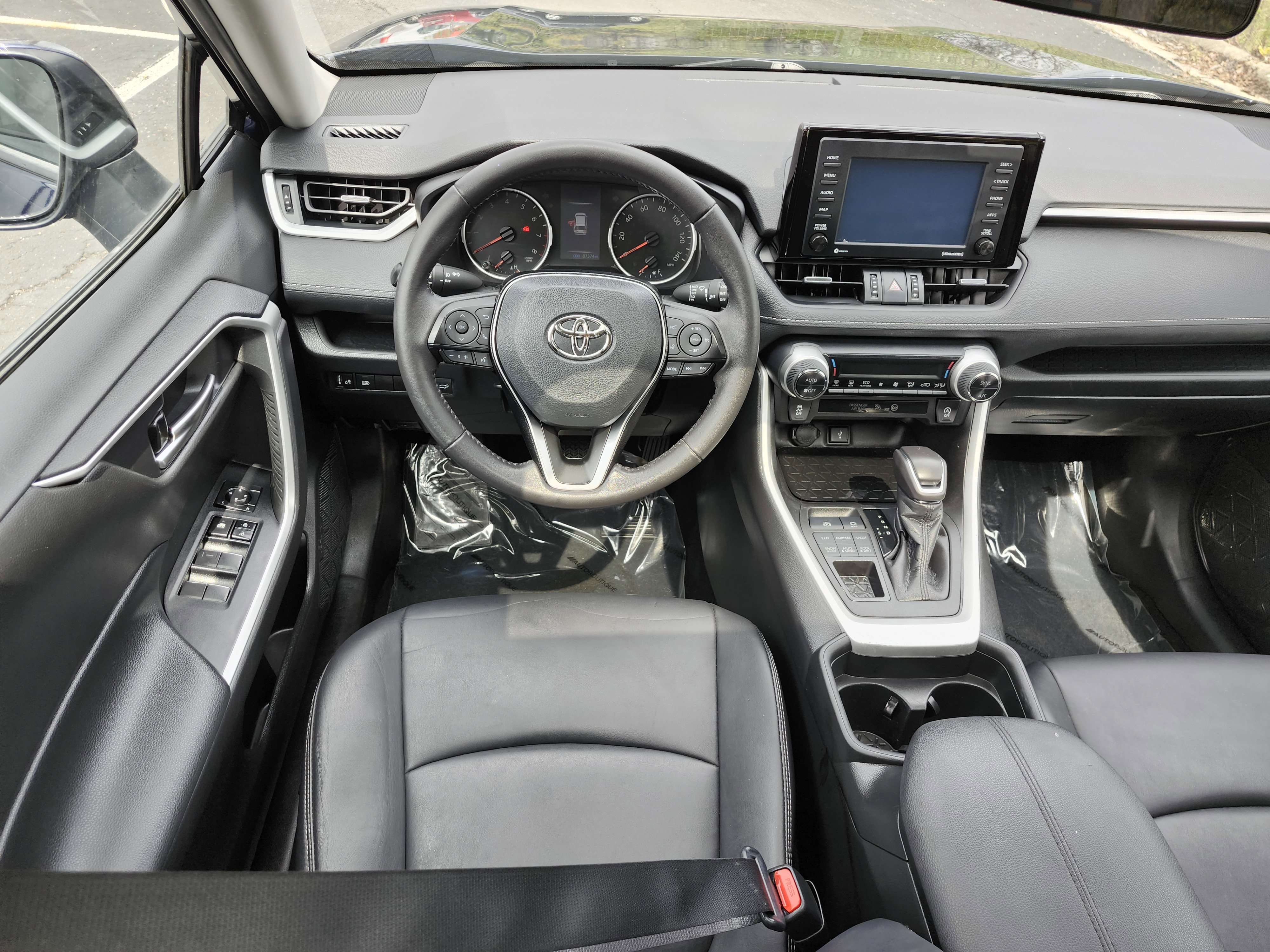 Used 2021 Toyota RAV4 XLE Premium AWD/4WD image 21