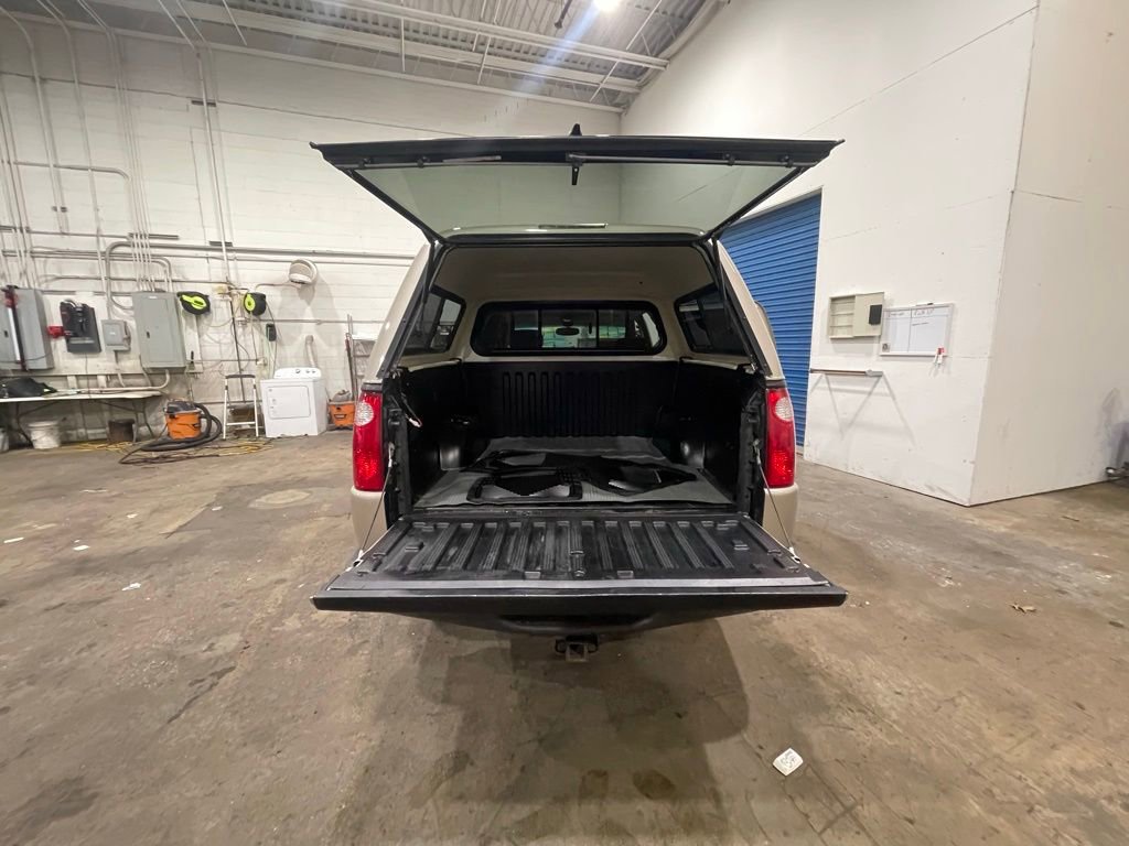Used 2004 Ford Explorer Sport Trac XLT AWD/4WD image 28